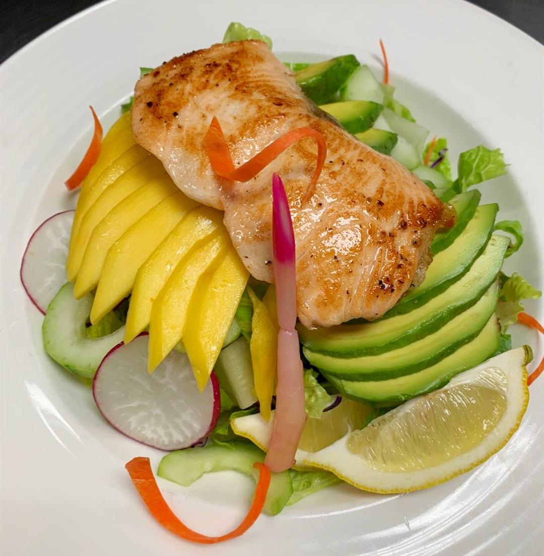 Grilled Salmon Salad