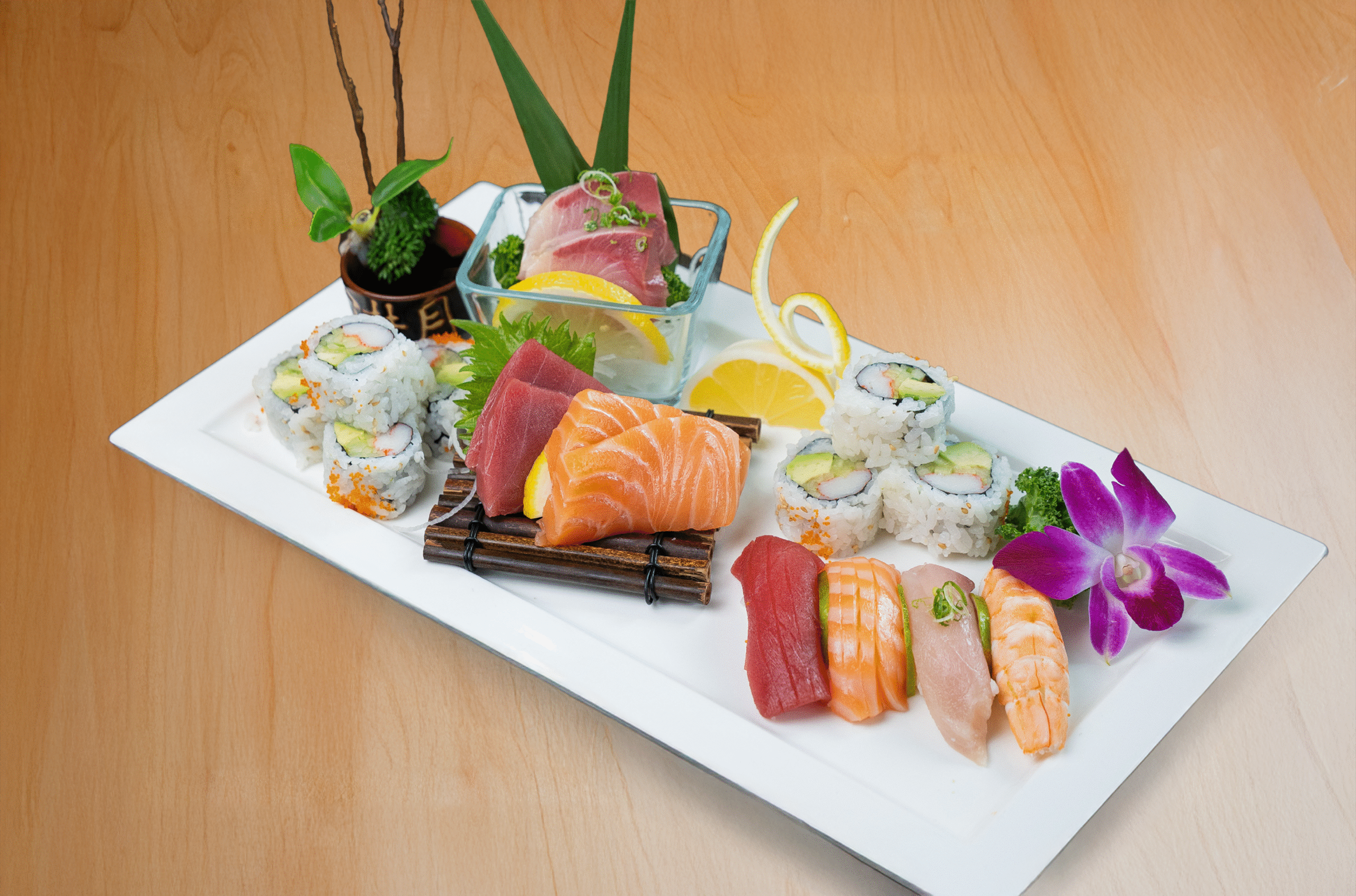 *Sushi & Sashimi Combo